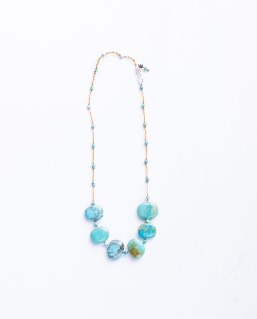 Chocker truchese su filo annodata a mano